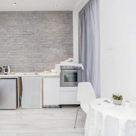 Esedra Relais Πανσιόν 2*